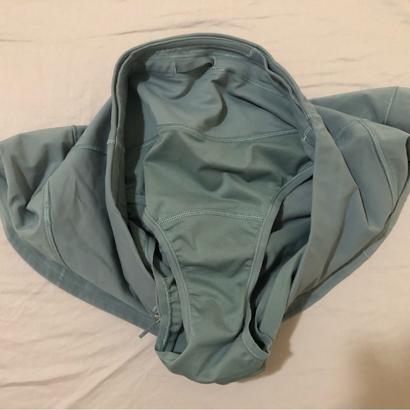 [SOLD] Lululemon Speed Up Short High-Rise *2.5" - Picture 6 of 6